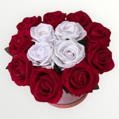 Kalpli Kutuda Kırmızı & Beyaz Güller