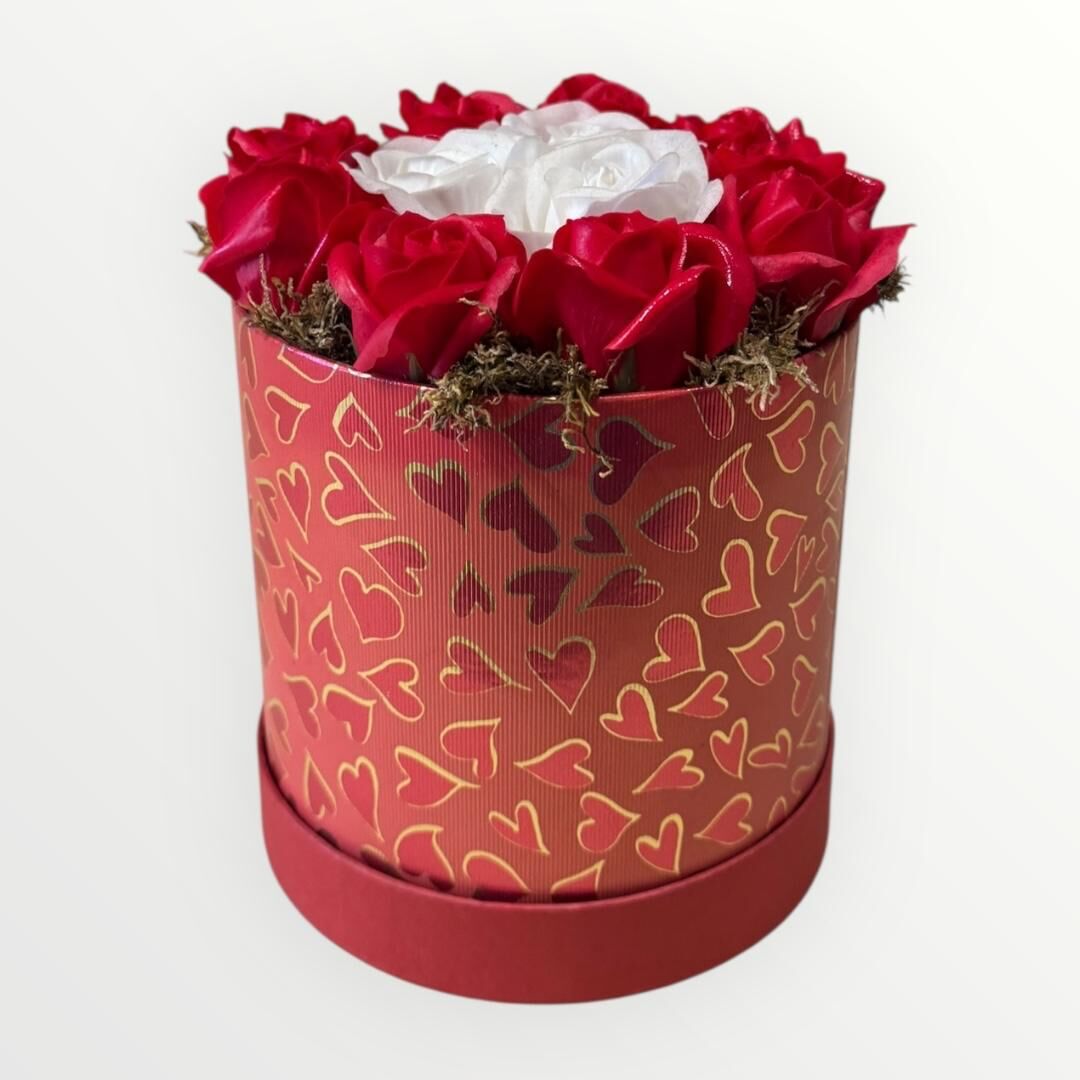 Kalpli Kutuda Kırmızı & Beyaz Mumlu Güller