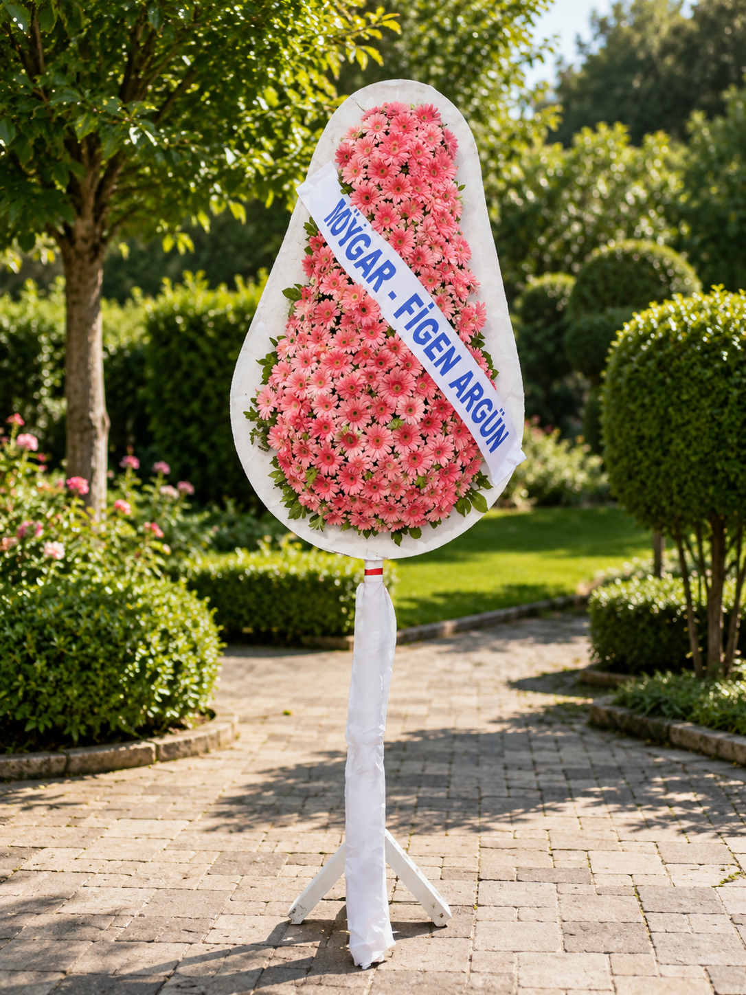 Pembe Gerbera Ayaklı Çelenk